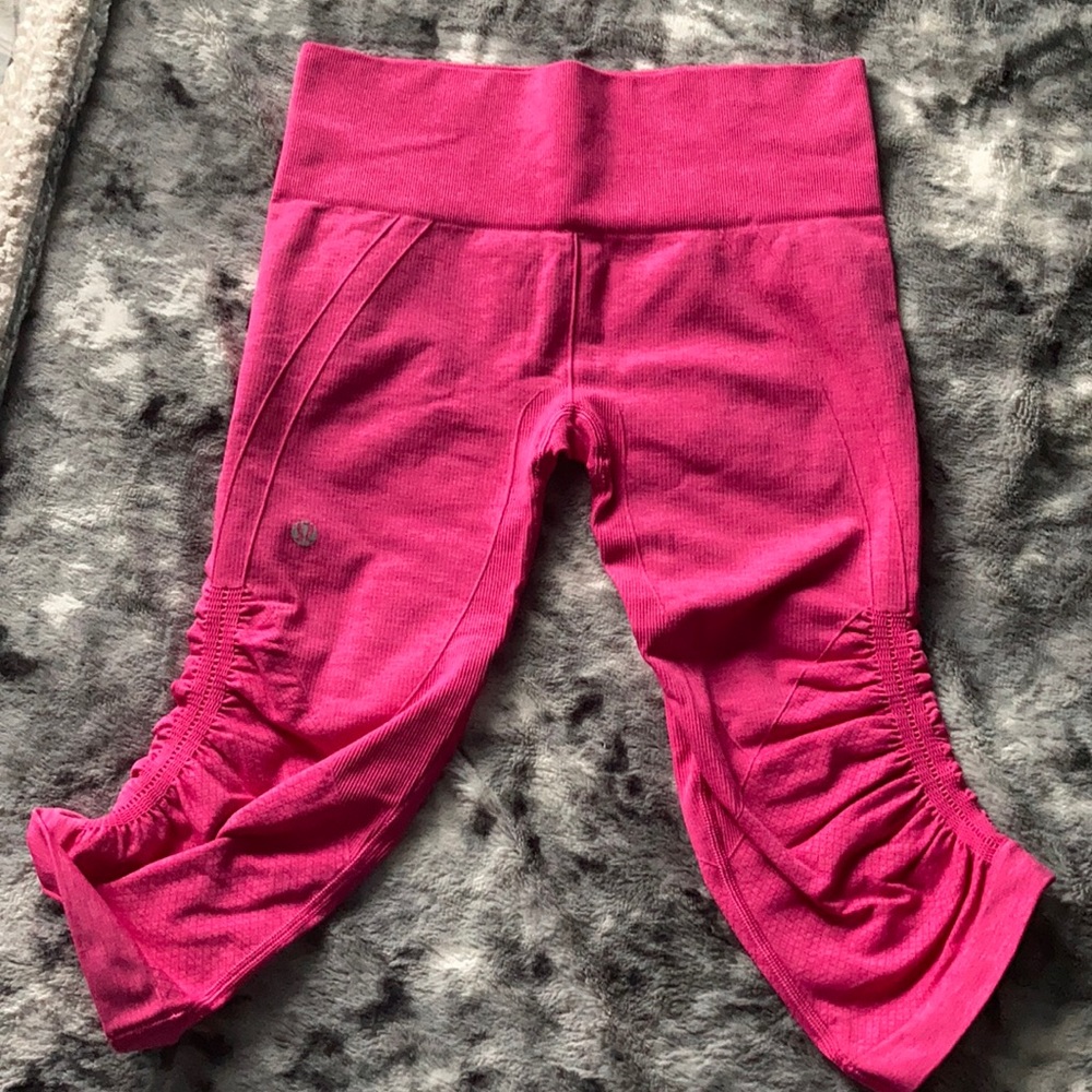 🔥NWOT Lululemon Sinched Capri Leggings